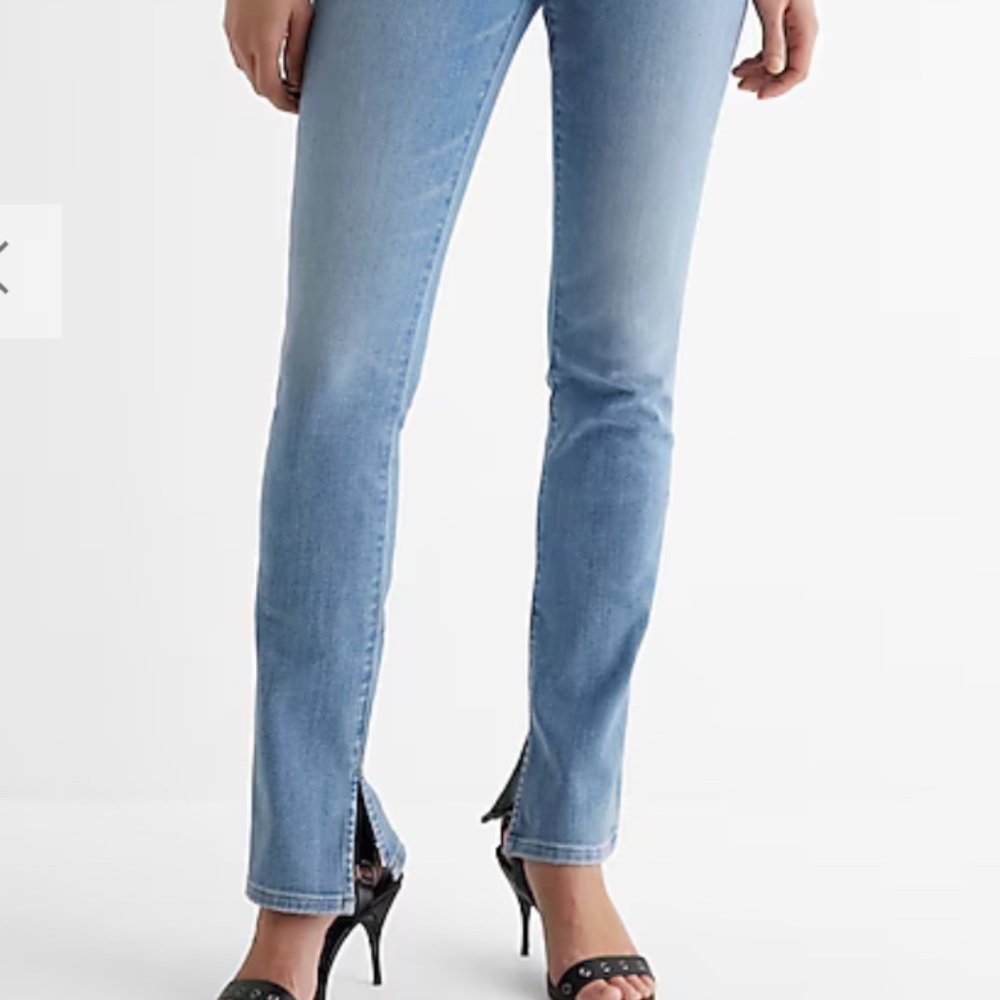 Women’s express Skyscraper mid rise  Jeans ✨MAKE AN OFFER ✨